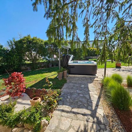 Stonehouse Ana With Jacuzzi Rovinj-Krmed Βίλα Εξωτερικό φωτογραφία