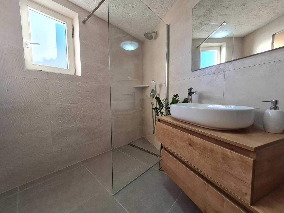 Stonehouse Ana With Jacuzzi Rovinj-Krmed Βίλα Εξωτερικό φωτογραφία
