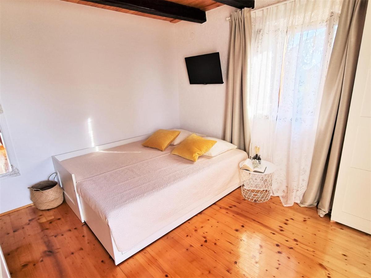 Stonehouse Ana With Jacuzzi Rovinj-Krmed Βίλα Εξωτερικό φωτογραφία
