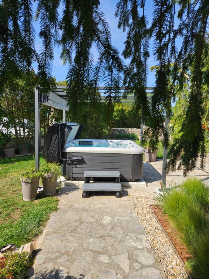 Stonehouse Ana With Jacuzzi Rovinj-Krmed Βίλα Εξωτερικό φωτογραφία