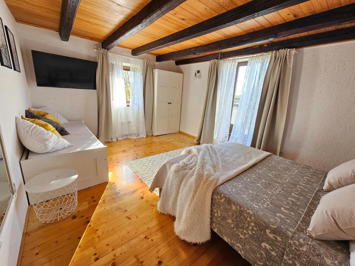 Stonehouse Ana With Jacuzzi Rovinj-Krmed Βίλα Εξωτερικό φωτογραφία