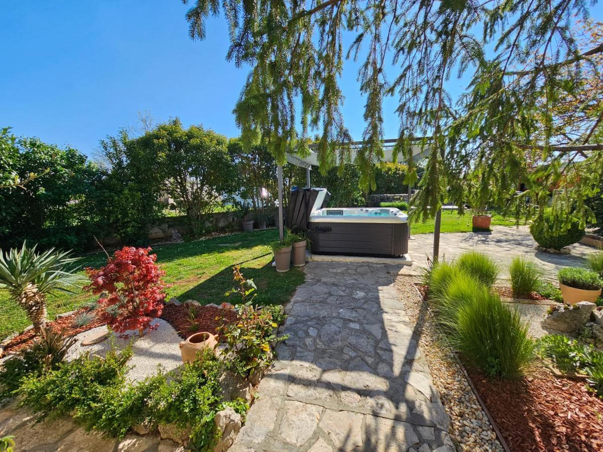 Stonehouse Ana With Jacuzzi Rovinj-Krmed Βίλα Εξωτερικό φωτογραφία