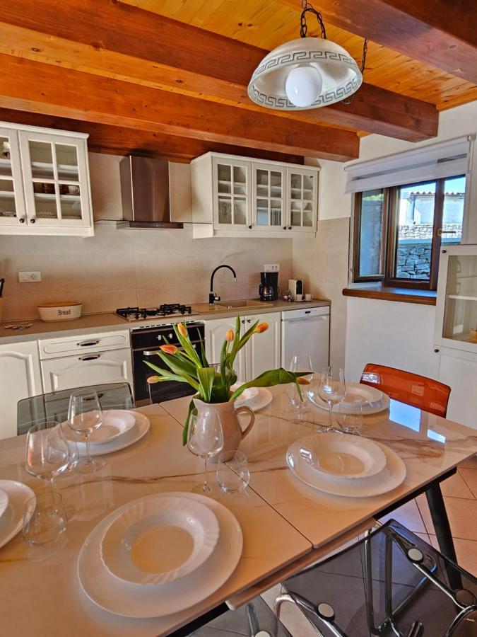 Stonehouse Ana With Jacuzzi Rovinj-Krmed Βίλα Εξωτερικό φωτογραφία